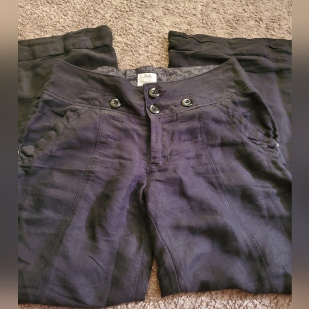 Esley Black Button-Front Pants